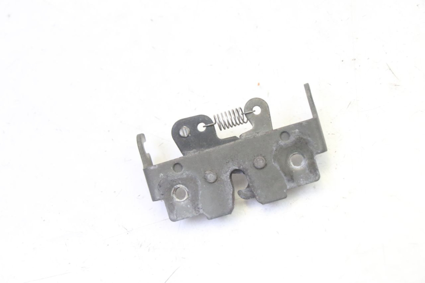 photo de SERRURE DE SELLE YAMAHA X-MAX XMAX 125 (2010 - 2013) - Zoom état d’usage