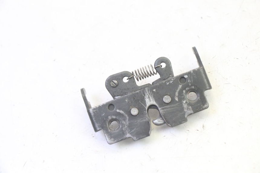 photo de SERRURE DE SELLE YAMAHA X-MAX XMAX 125 (2010 - 2013) - Zoom état d’usage