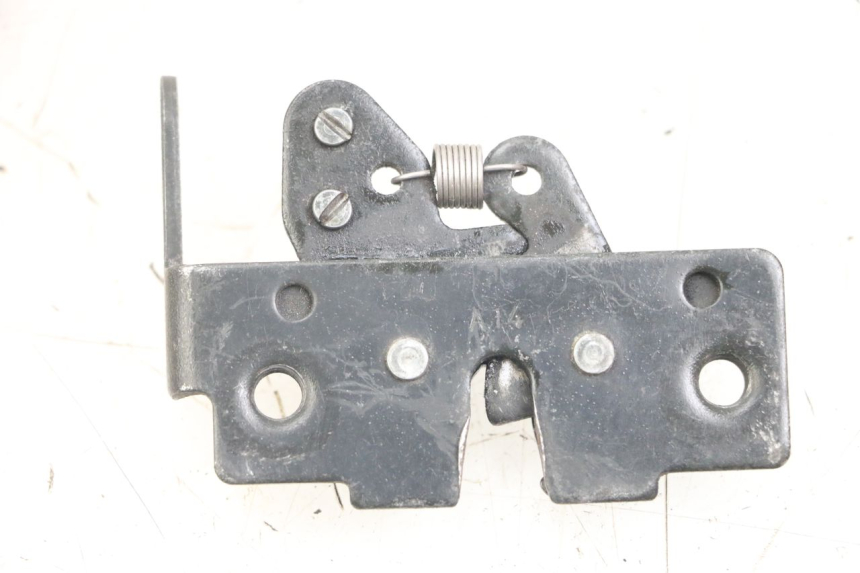 photo de SERRURE DE SELLE PIAGGIO X10 125 (2012 - 2017) - Détail de la pièce