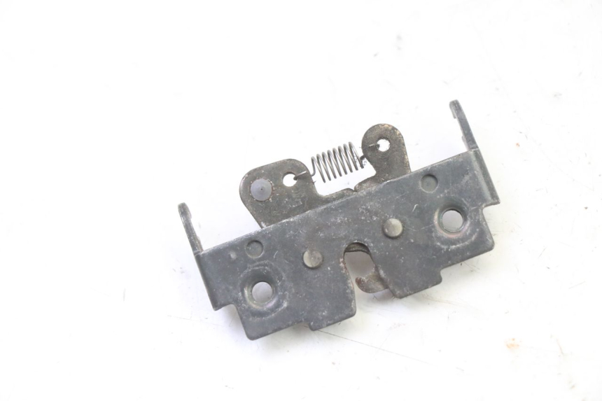 photo de SERRURE DE SELLE PIAGGIO X9 EVOLUTION 125 (2003 - 2007) - Zoom état d’usage