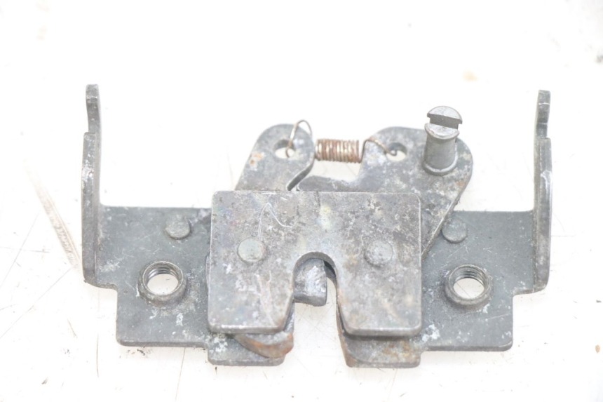 photo de SERRURE DE SELLE PIAGGIO X9 125 (2000 - 2003) - Vue principale