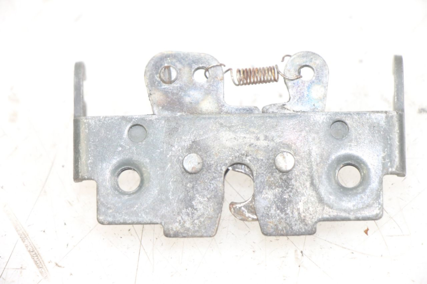 photo de SERRURE DE SELLE PIAGGIO X9 125 (2000 - 2003) - Détail de la pièce