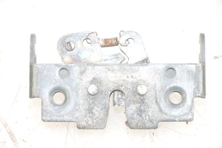 photo de SERRURE DE SELLE PIAGGIO X9 125 (2000 - 2003) - Zoom état d’usage