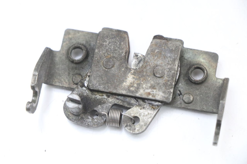 photo de SERRURE DE SELLE PIAGGIO X9 125 (2000 - 2003) - Détail de la pièce