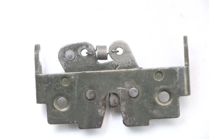 photo de SERRURE DE SELLE PIAGGIO X9 125 (2000 - 2003) - Zoom état d’usage