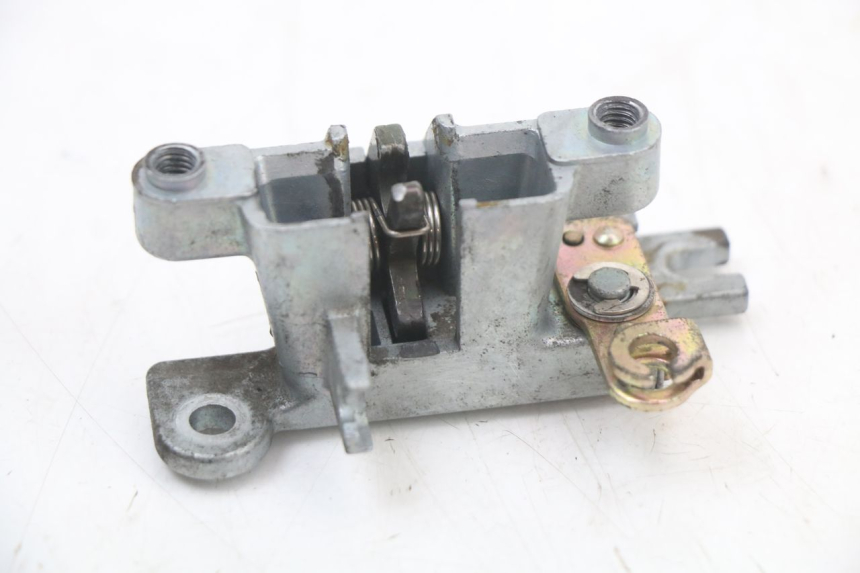 photo de SERRURE DE SELLE KYMCO XCITING 250 (2006 - 2009) - Détail de la pièce