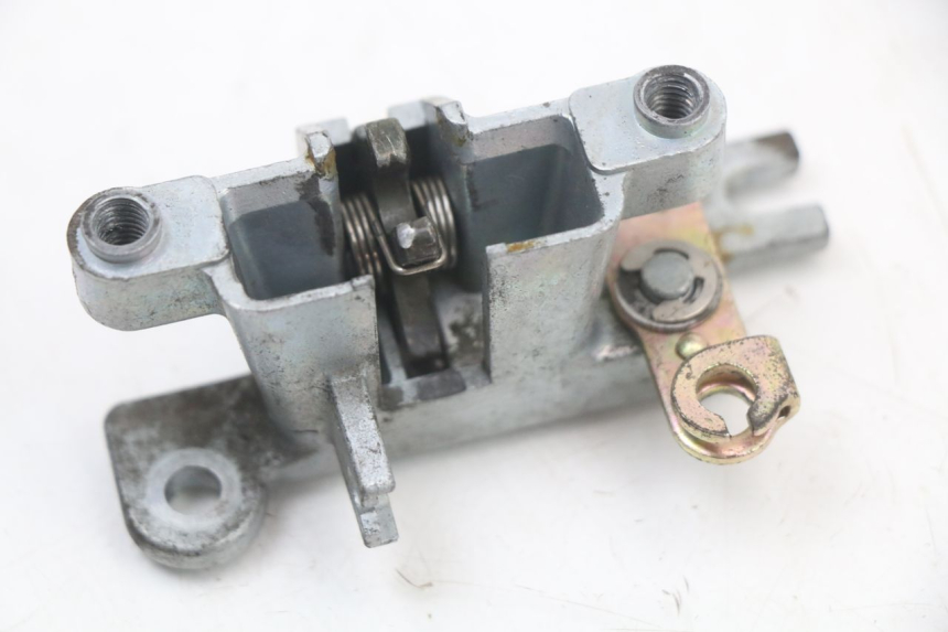 photo de SERRURE DE SELLE KYMCO XCITING 250 (2006 - 2009) - Zoom état d’usage