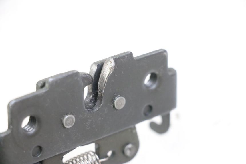 photo de SERRURE DE SELLE PIAGGIO XEVO - X EVO 125 (2007 - 2017) - Détail de la pièce