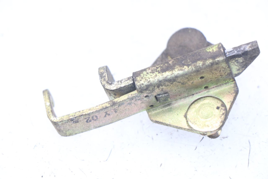 photo de SERRURE DE SELLE YAMAHA XJ600 XJ DIVERSION 600 (1992 - 1997) - Zoom état d’usage