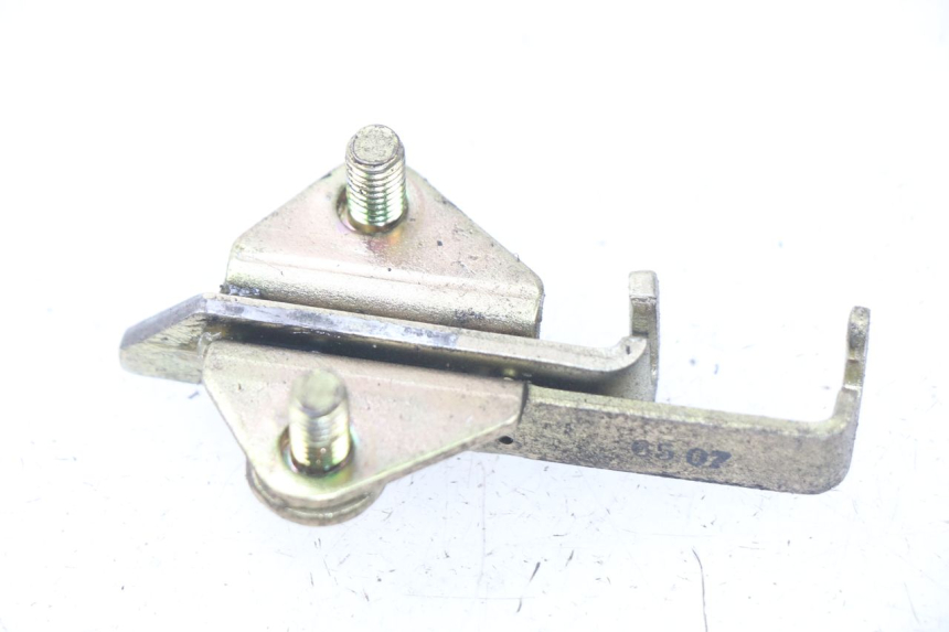 photo de SERRURE DE SELLE YAMAHA XJ600 XJ DIVERSION 600 (1992 - 1997) - Zoom état d’usage