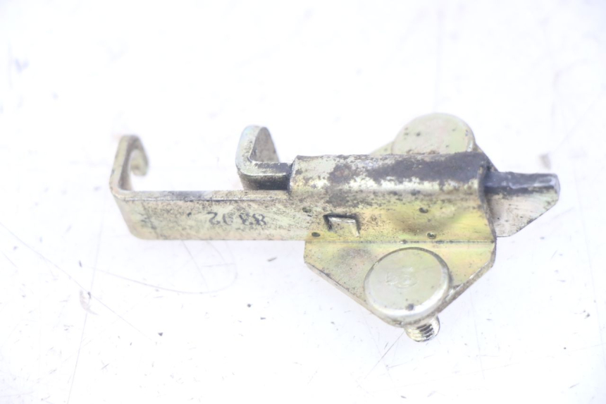 photo de SERRURE DE SELLE YAMAHA XJN DIVERSION 600 (2000 - 2003) - Détail de la pièce