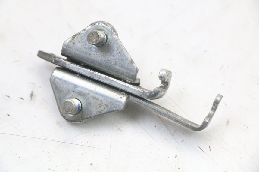 photo de SERRURE DE SELLE YAMAHA FZ1 FAZER 1000 (2007 - 2009) - Zoom état d’usage