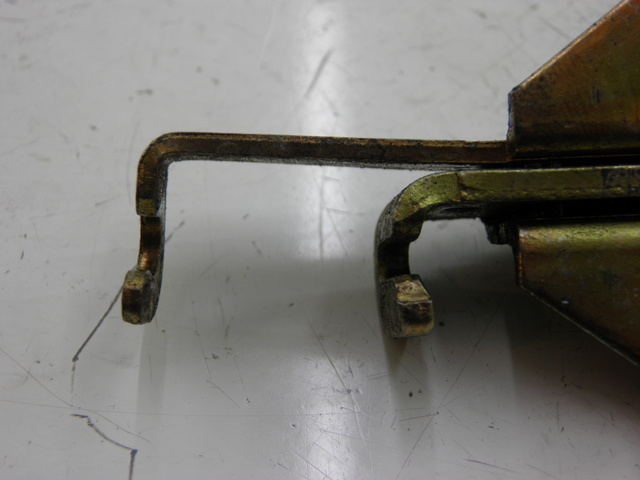 photo de SERRURE DE SELLE YAMAHA FZS FAZER 1000 (2003 - 2005) - Détail de la pièce