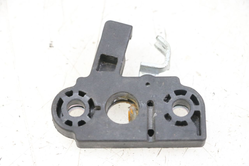 photo de SERRURE DE SELLE YAMAHA NEOS NEO'S 4T 50 (2008 - 2016) - Détail de la pièce