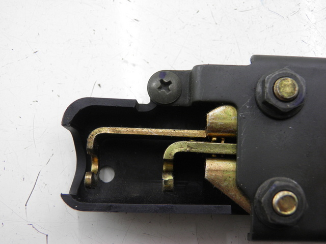 photo de SERRURE DE SELLE YAMAHA TDM 900 (2004 - 2006) - Zoom état d’usage