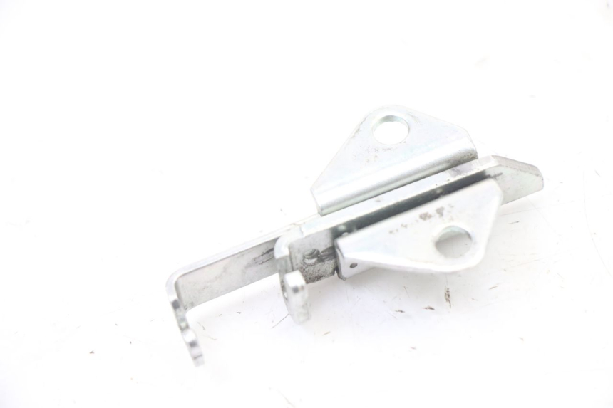 photo de SERRURE DE SELLE YAMAHA XJ6 600 (2008 - 2016) - Zoom état d’usage