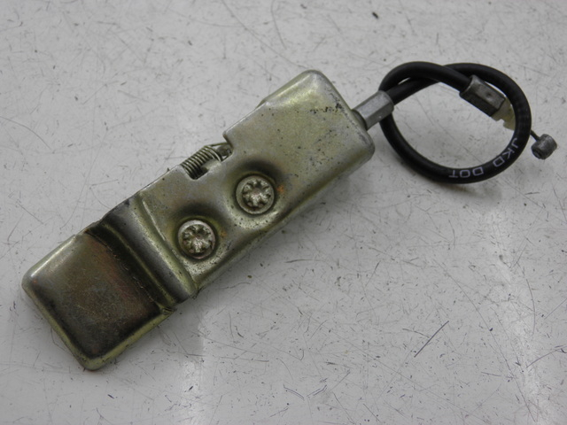 photo de SERRURE DE SELLE YIYING YY 125 T-10 125 (2006 - 2012) - Autre angle de vue