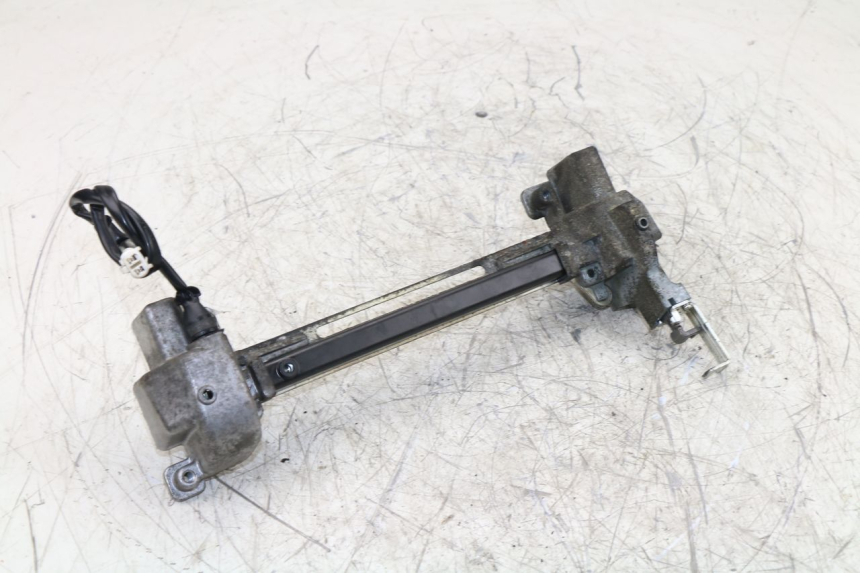 photo de SERRURE DE SELLE YAMAHA YP MAJESTY ABS 400 (2007 - 2009) - Détail de la pièce
