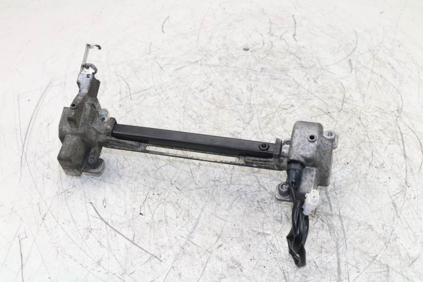 photo de SERRURE DE SELLE YAMAHA YP MAJESTY ABS 400 (2007 - 2009) - Zoom état d’usage