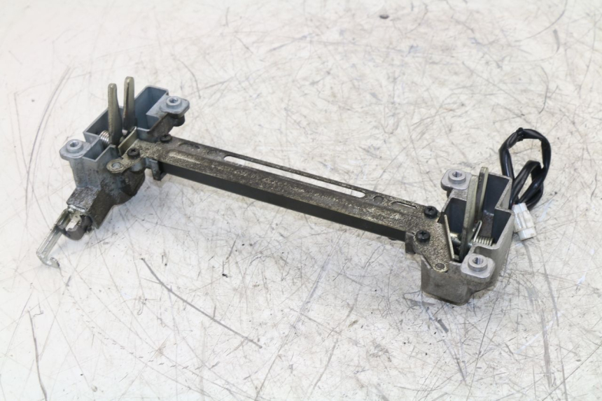 photo de SERRURE DE SELLE YAMAHA YP MAJESTY ABS 400 (2007 - 2009) - Autre angle de vue