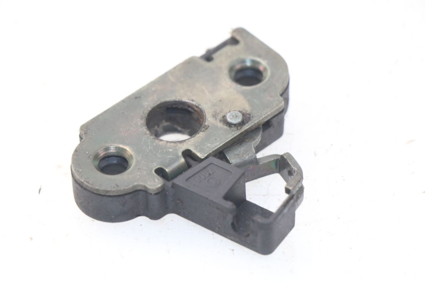 photo de SERRURE DE SELLE YAMAHA YP MAJESTY 125 (1998 - 2001) - Détail de la pièce