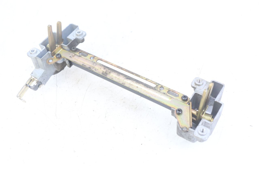 photo de SERRURE DE SELLE YAMAHA YP MAJESTY 400 (2004 - 2008) - Vue principale