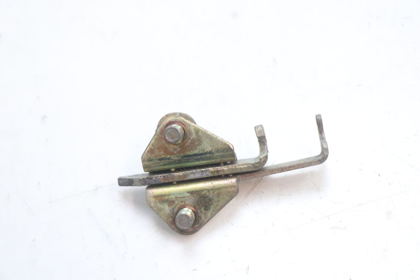 photo de SERRURE DE SELLE YAMAHA YZF R GENESIS 750 (1993 - 1998) - Zoom état d’usage