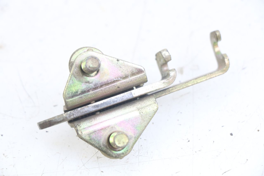 photo de SERRURE DE SELLE YAMAHA YZF R THUNDERCAT 600 (1996 - 2003) - Détail de la pièce