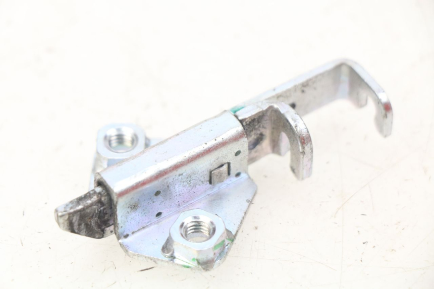 photo de SERRURE DE SELLE KAWASAKI Z 650 (2016 - 2019) - Zoom état d’usage