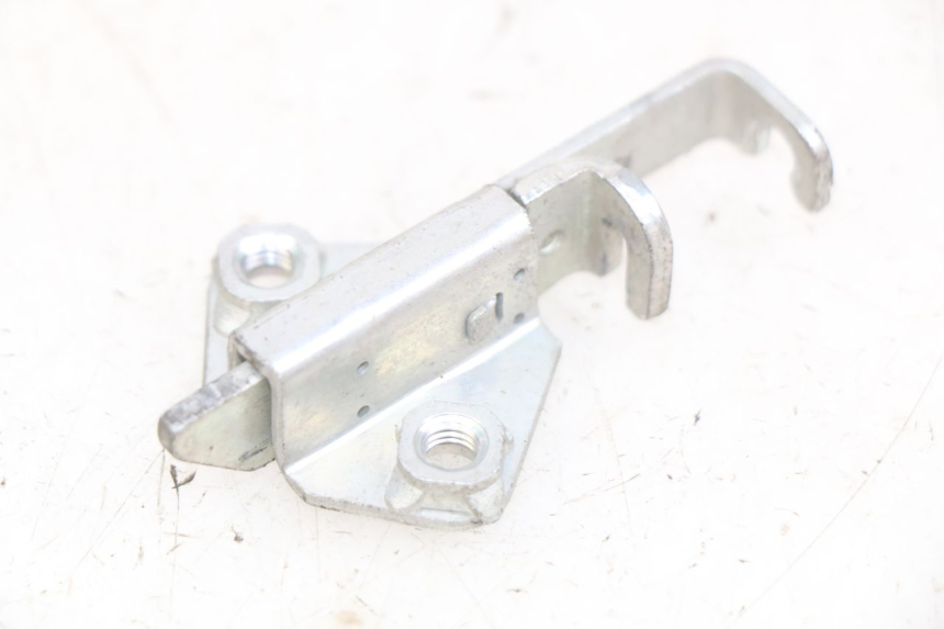 photo de SERRURE DE SELLE KAWASAKI Z 750 (2007 - 2013) - Zoom état d’usage