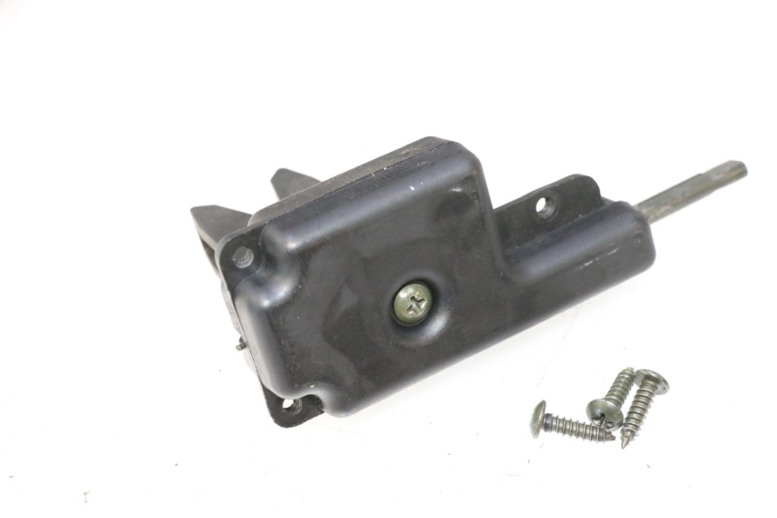 photo de SERRURE DE SELLE PIAGGIO ZIP 2T 50 (2009 - 2019) - Zoom état d’usage