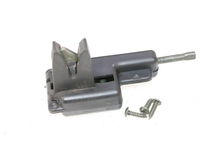 photo de SERRURE DE SELLE PIAGGIO ZIP 2T 50 (2009 - 2019) - Autre angle de vue
