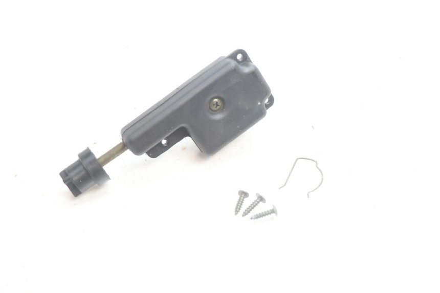 photo de SERRURE DE SELLE PIAGGIO ZIP 4T 50 (2006 - 2017) - Autre angle de vue