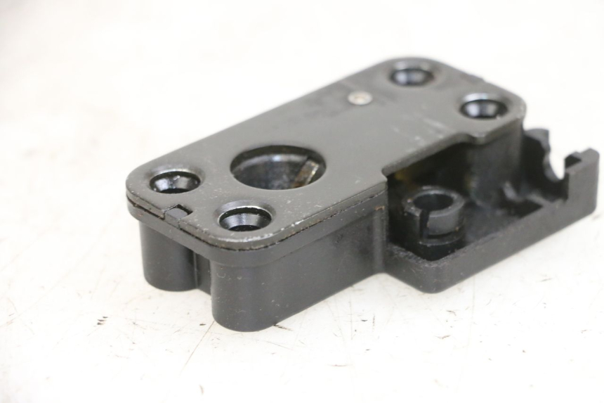 photo de SERRURE DE SELLE KAWASAKI ZR 7 750 (1999 - 2004) - Détail de la pièce