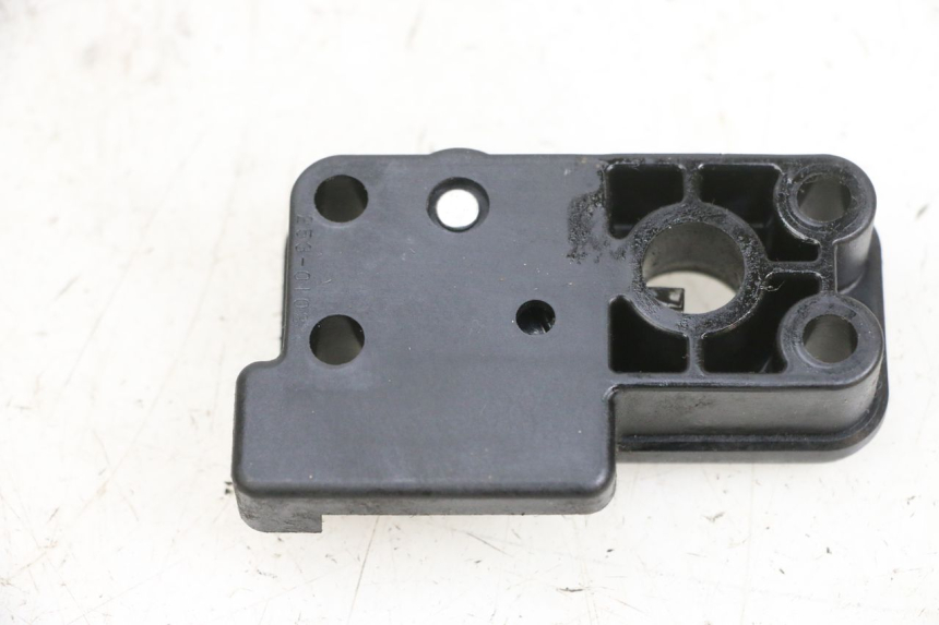 photo de SERRURE DE SELLE KAWASAKI ZR 7 750 (1999 - 2004) - Zoom état d’usage