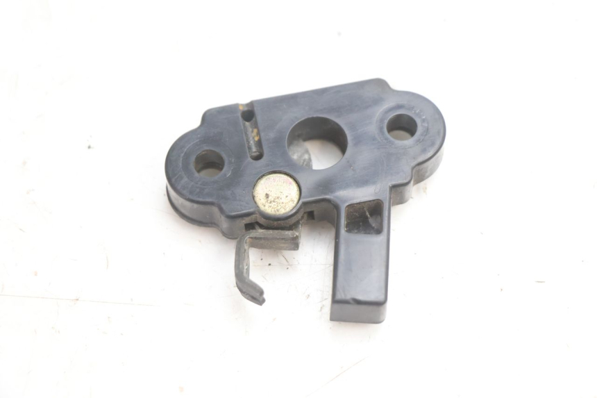 photo de SERRURE DE SELLE KAWASAKI ZX-6R ZX6R 600 (1995 - 1997) - Zoom état d’usage