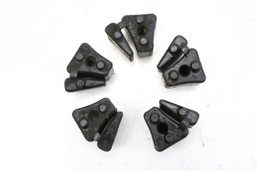 photo de SILENTBLOC COURONNE HONDA CBF 500 (2004 - 2007) - Autre angle de vue