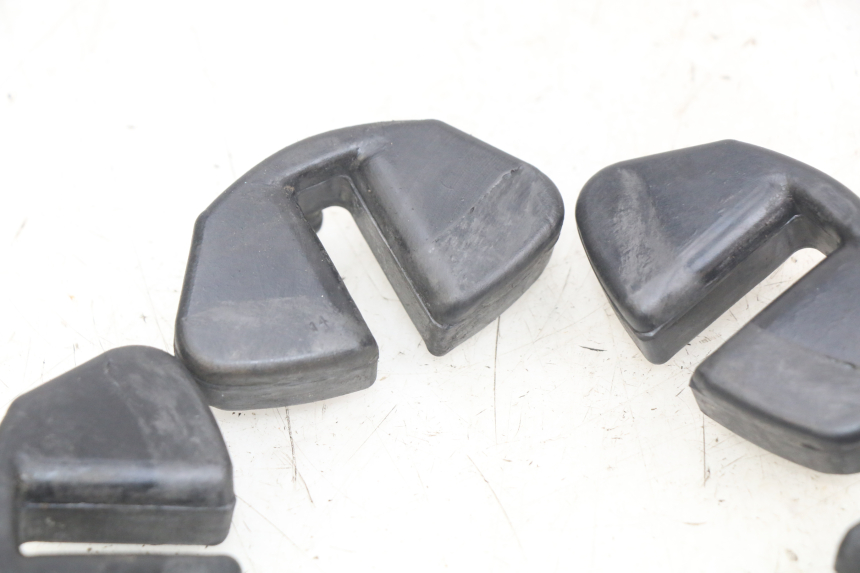 photo de SILENTBLOC COURONNE SUZUKI SV N 650 (1999 - 2002) - Autre angle de vue