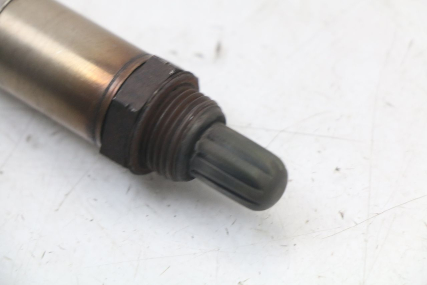 photo de SONDE LAMBDA PIAGGIO MP3 HPE 350 (2018 - 2020) - Gros plan technique