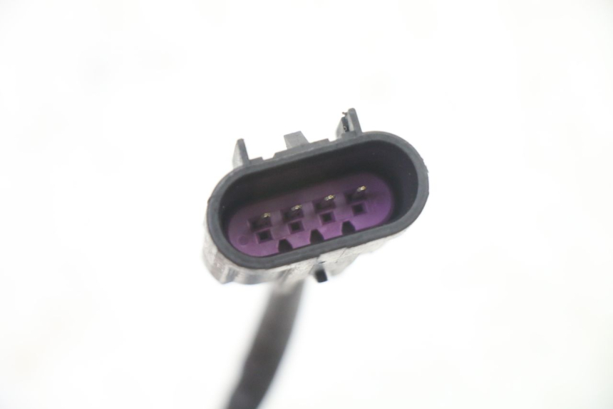 photo de SONDE LAMBDA PEUGEOT SATELIS 125 (2013 - 2018) - Gros plan technique