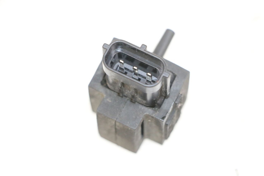 photo de SONDE PRESSION AIR SUZUKI BURGMAN 650 (2013 - 2020) - Gros plan technique