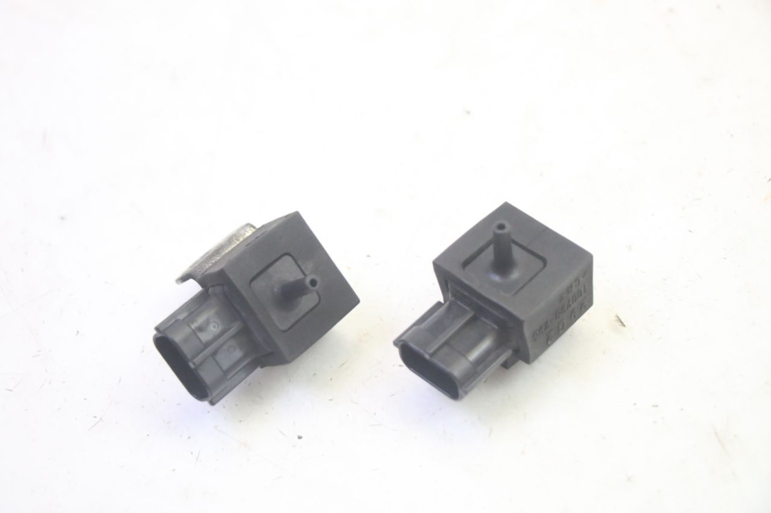 photo de SONDE PRESSION AIR SUZUKI BURGMAN EXECUTIVE ABS 650 (2006 - 2012) - Vue principale