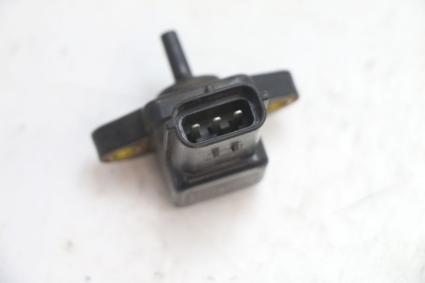 photo de SONDE PRESSION AIR YAMAHA FJR 1300 (2001 - 2005) - Autre angle de vue