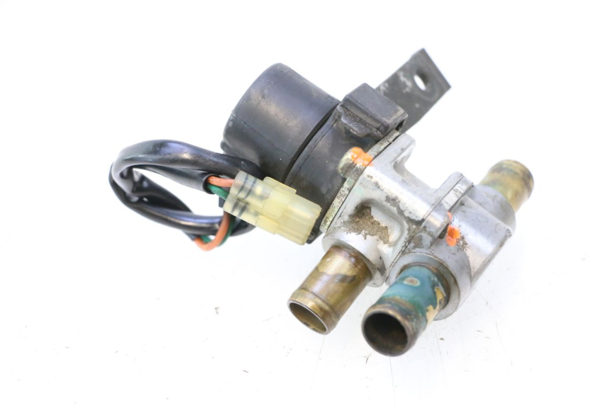 photo de SONDE PRESSION AIR YAMAHA FJR 1300 (2001 - 2005) - Gros plan technique