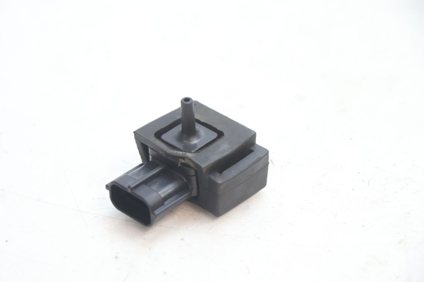 photo de SONDE PRESSION AIR SUZUKI GSR 600 (2005 - 2012) - Vue principale