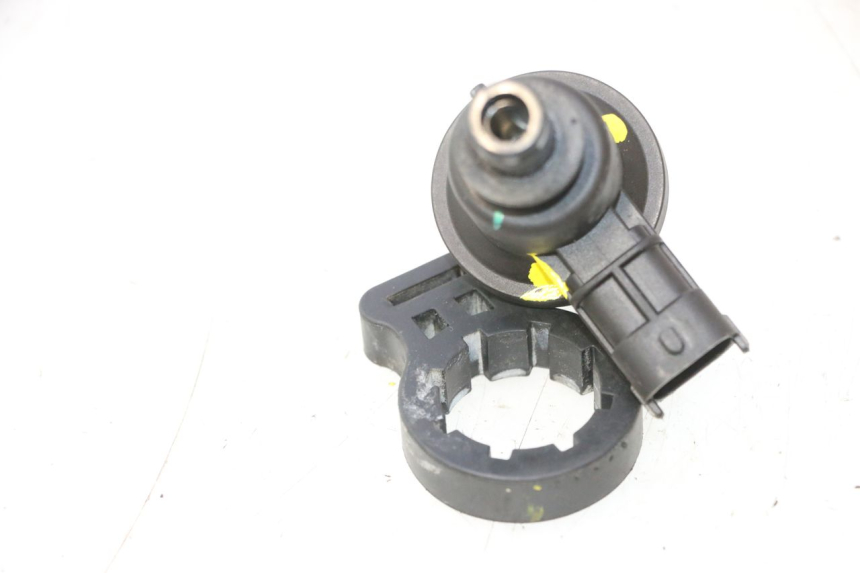 photo de SONDE PRESSION AIR PIAGGIO LIBERTY IGET 4T 50 (2015 - 2020) - Zoom état d’usage
