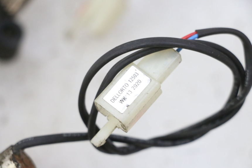 photo de SONDE PRESSION AIR PEUGEOT TWEET 4T 50 (2018 - 2022) - Gros plan technique