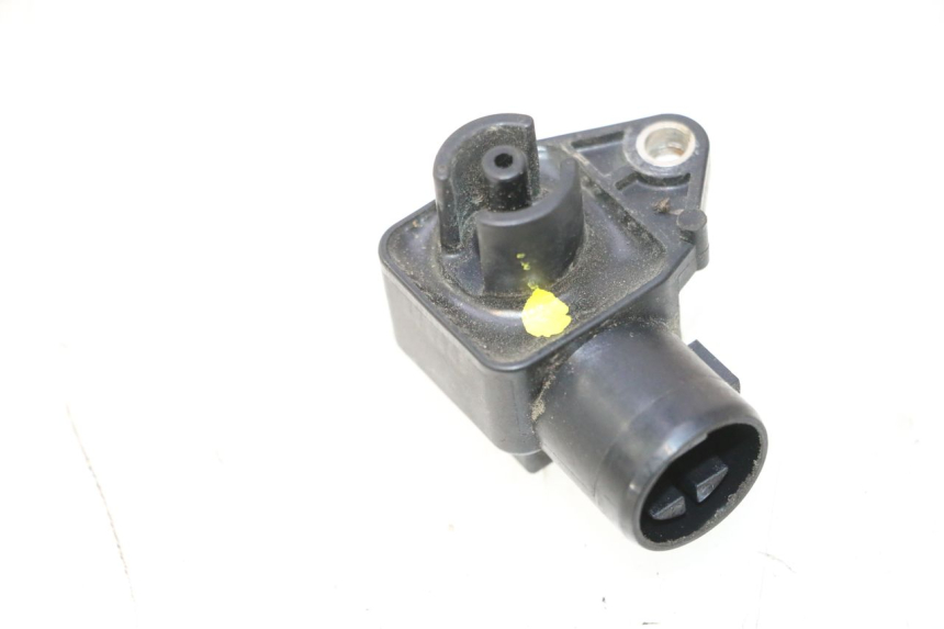photo de SONDE PRESSION AIR HONDA VFR FI RC46 800 (1998 - 2001) - Gros plan technique