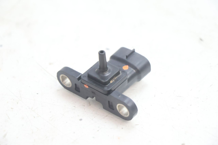 photo de SONDE PRESSION AIR YAMAHA XMAX X-MAX 125 (2006 - 2009) - Gros plan technique
