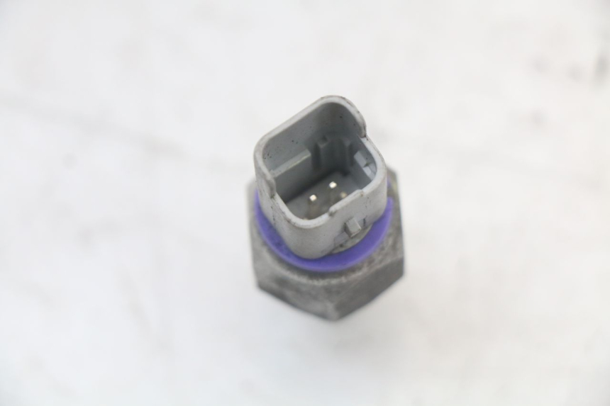 photo de SONDE PRESSION HUILE FREIN PIAGGIO MP3 HPE 350 (2018 - 2020) - Zoom état d’usage